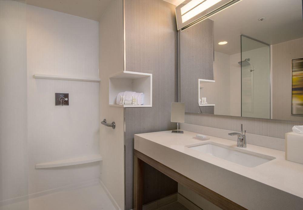 คอร์ตยาร์ด ออสติน นอร์ทเวสต์/เลกไลน์ Hotel ภายนอก รูปภาพ