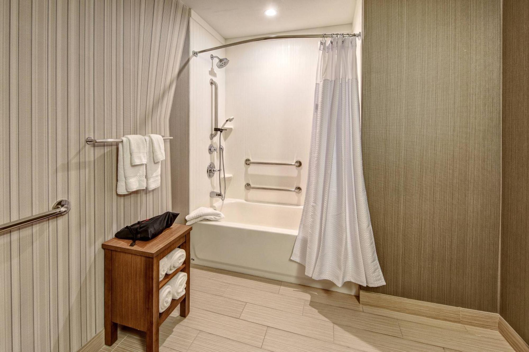 คอร์ตยาร์ด ออสติน นอร์ทเวสต์/เลกไลน์ Hotel ภายนอก รูปภาพ